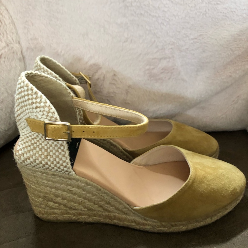 Suede Espadrille Wedges NEW SZ 39 Spain